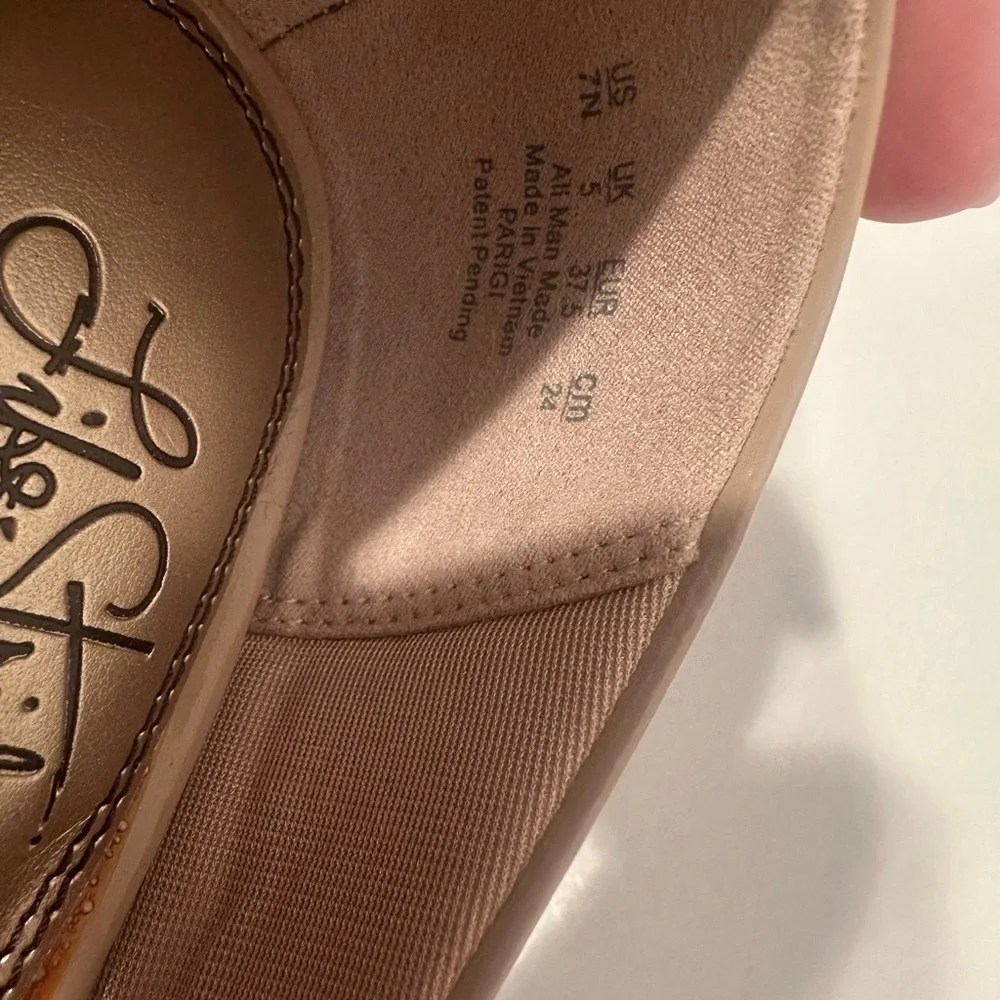 Life Stride Soft System Patent Beige Pumps Comfort Neutral Sz 7N New W/O Box